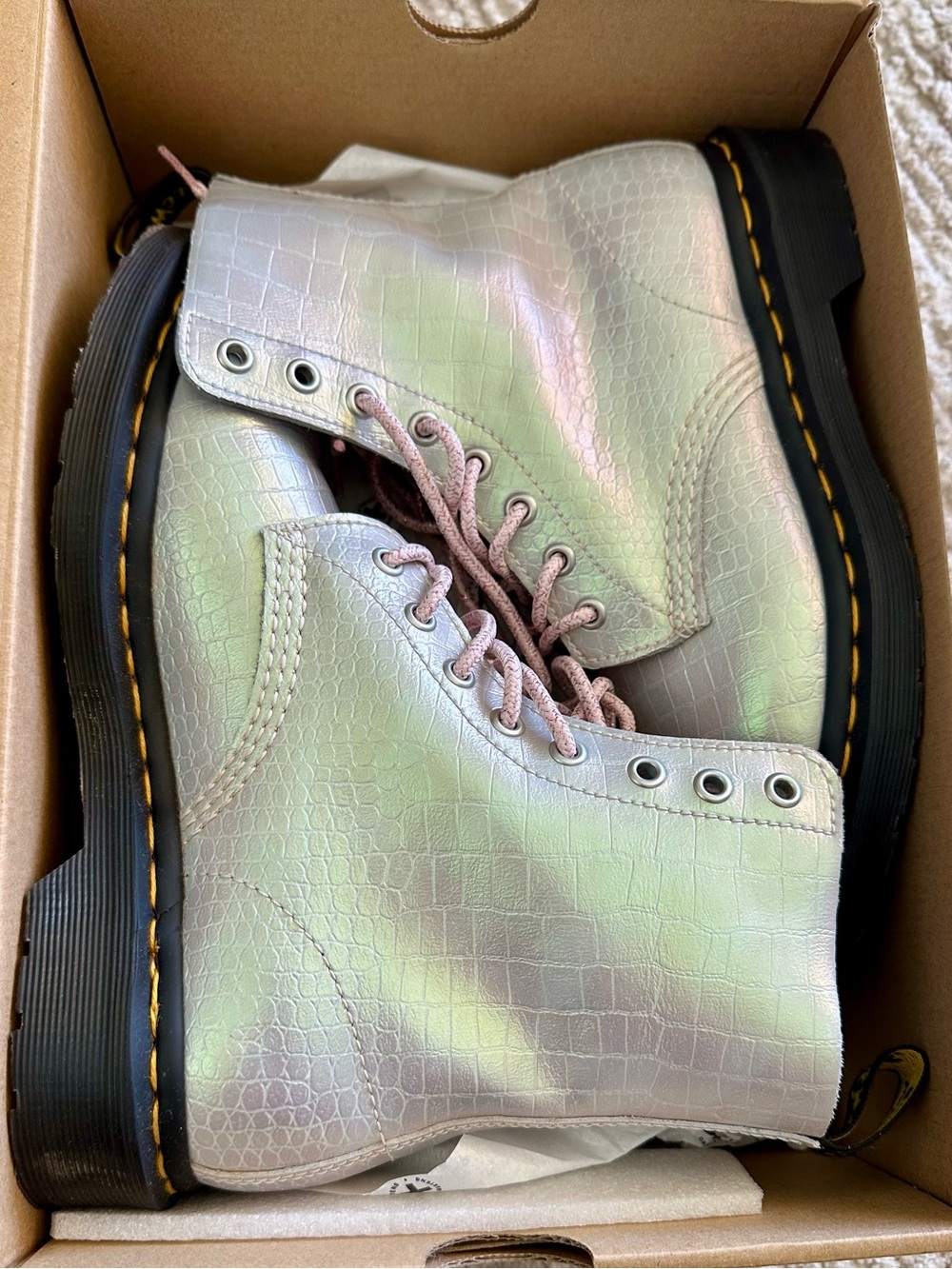 Dr. Martens Iridescent Croc-Embossed Lace-Up Women’s Boots 1460 Pascal - Pink